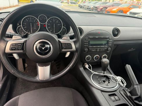 Used 2009 MAZDA MX-5 Miata Sport RWD image 3