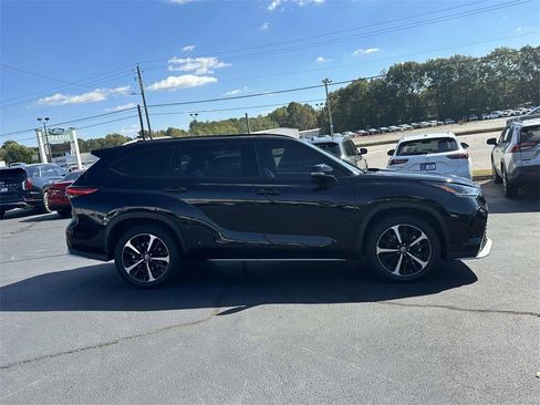Used 2022 Toyota Highlander XSE image 28