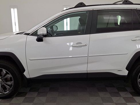 Certified 2023 Toyota RAV4 XLE Premium image 9