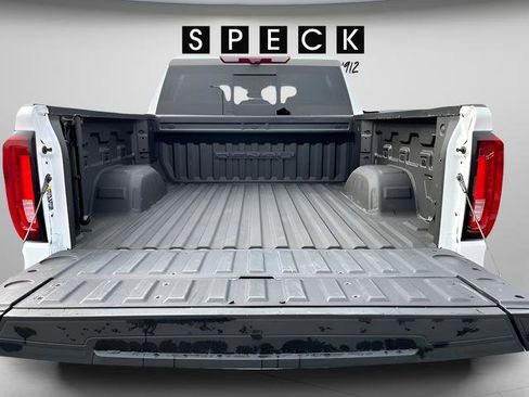Used 2024 GMC Sierra 1500 Denali AWD/4WD image 9