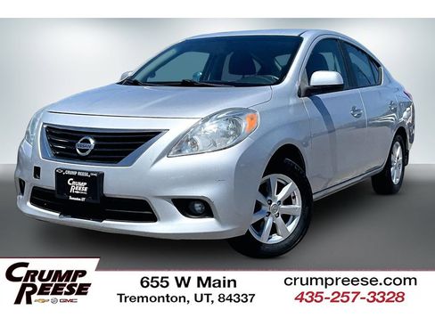 Used 2012 Nissan Versa FWD image 1