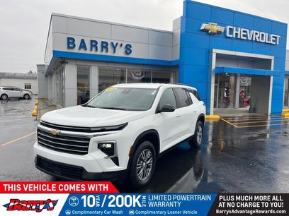 Used 2025 Chevrolet Traverse LT