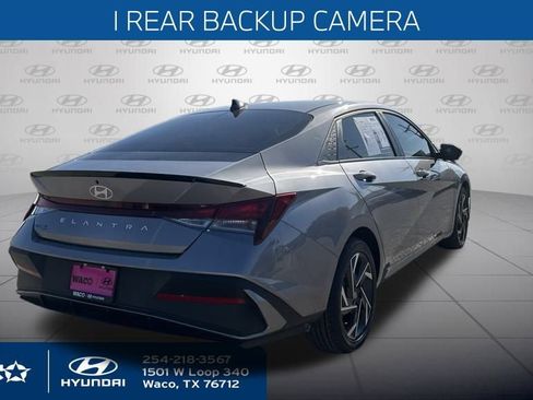 Used 2025 Hyundai Elantra Sport image 9