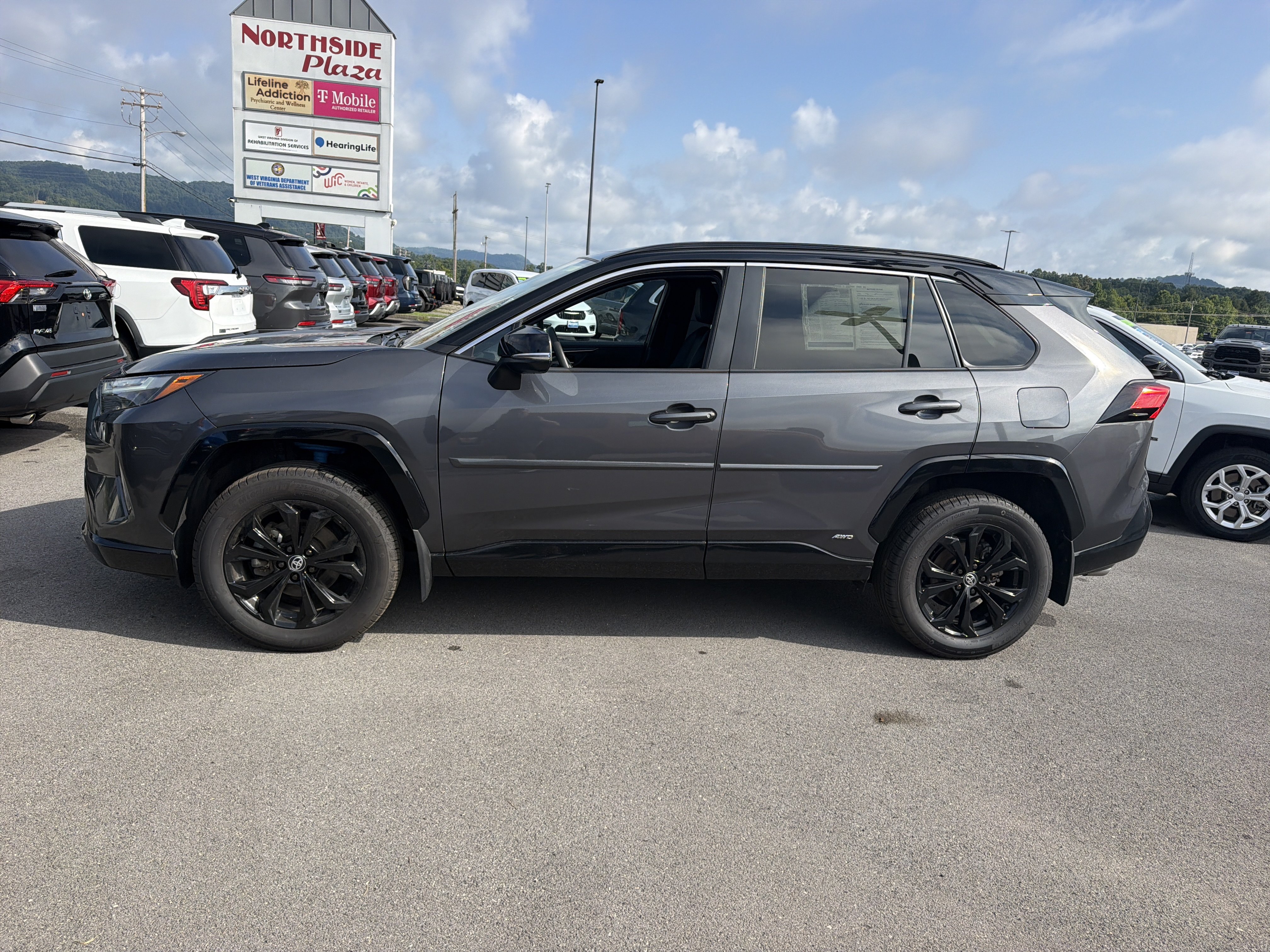 Used 2023 Toyota RAV4 XSE w/ XSE Grade Weather Package AWD/4WD image 10