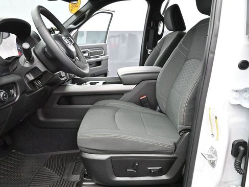Used 2025 RAM 2500 Big Horn AWD/4WD image 12