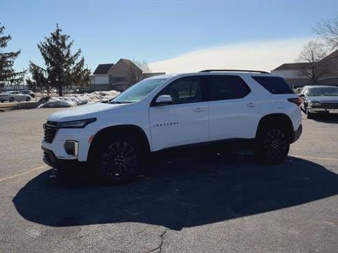 Certified 2023 Chevrolet Traverse RS image 2