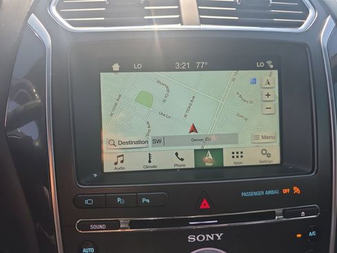 Used 2018 Ford Explorer Platinum AWD/4WD image 22