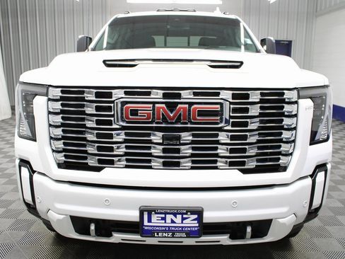Used 2025 GMC Sierra 2500 Denali image 53