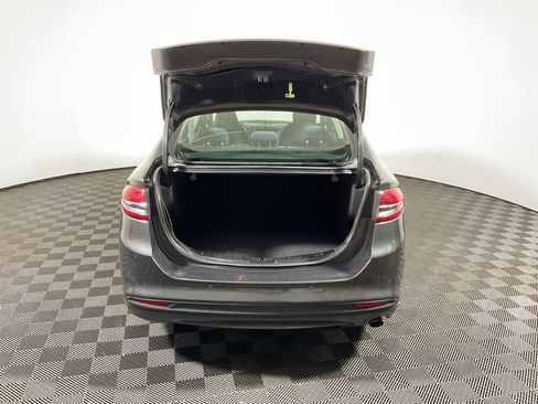 Used 2018 Ford Fusion SE w/ Fusion SE Technology Package image 15