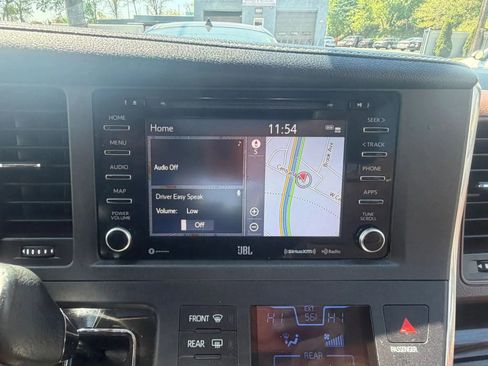 Used 2019 Toyota Sienna Limited Premium AWD/4WD image 30