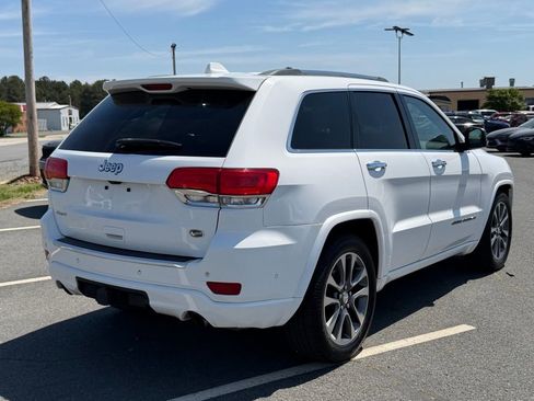 Used 2018 Jeep Grand Cherokee Overland image 3