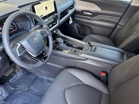 New 2026 Toyota Grand Highlander Limited image 9