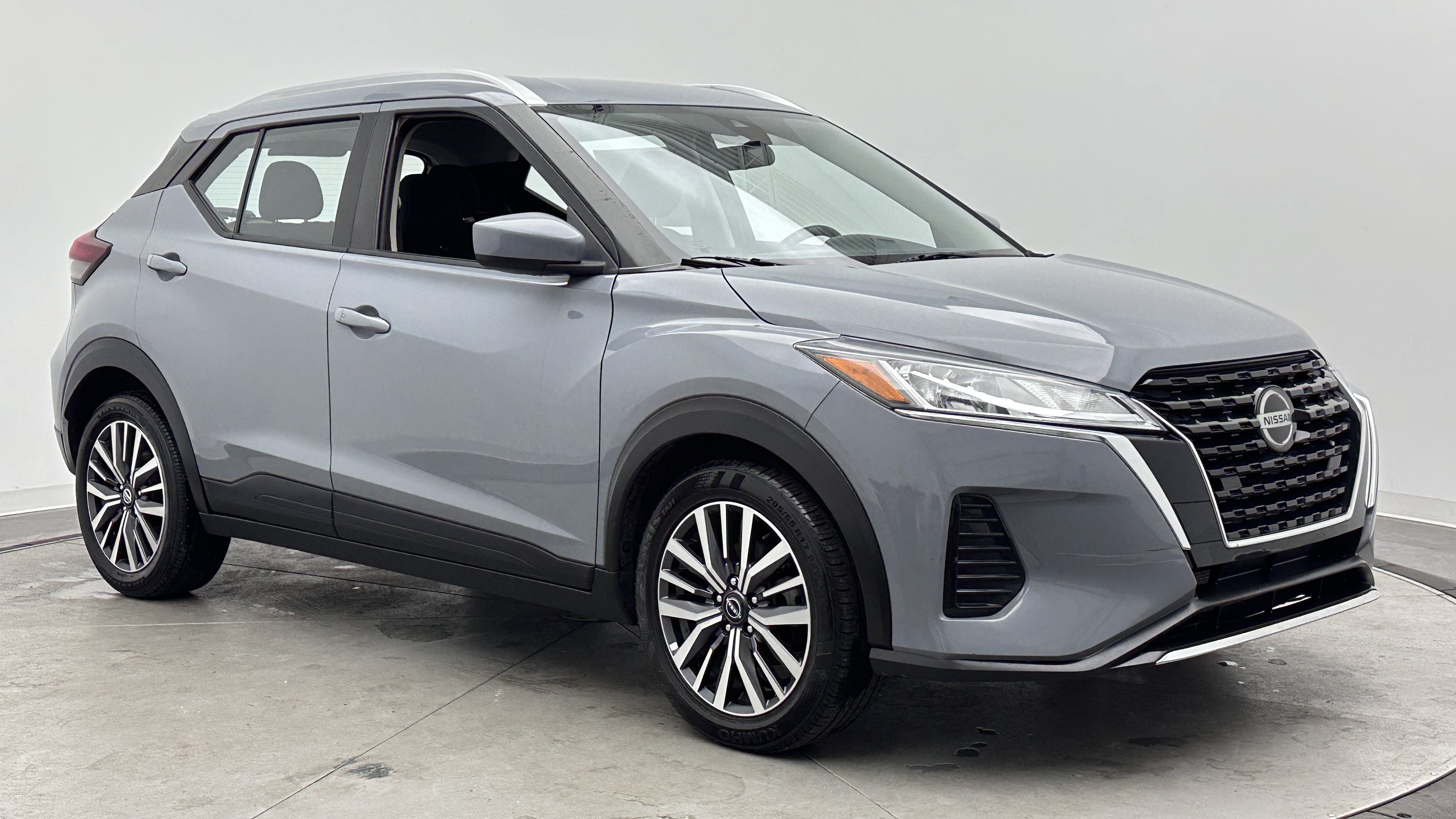 Used 2021 Nissan Kicks SV FWD image 3