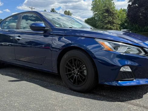 Used 2021 Nissan Altima 2.5 S w/ Driver Assist Package FWD image 12