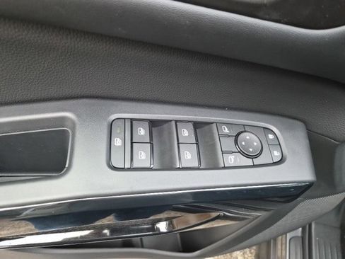 New 2025 Nissan Pathfinder SV w/ SV Premium Package image 26