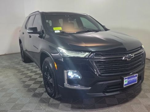 Used 2022 Chevrolet Traverse LT w/ Midnight/Sport Edition image 9