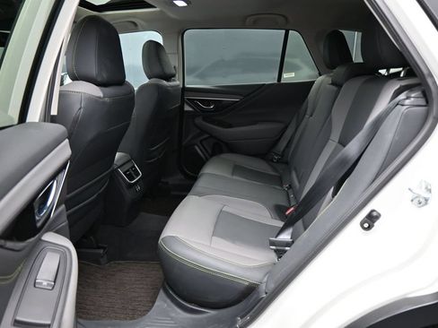 Used 2025 Subaru Outback Onyx Edition AWD/4WD image 23