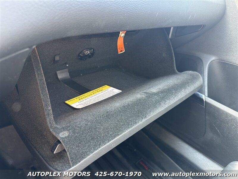 Used 2008 Volkswagen Passat VR6 FWD image 23