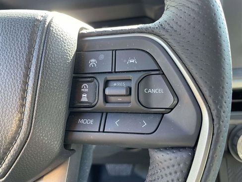 Used 2025 Toyota Tacoma TRD Off-Road AWD/4WD image 18
