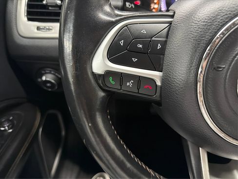 Used 2019 Jeep Compass Latitude w/ Cold Weather Group FWD image 22