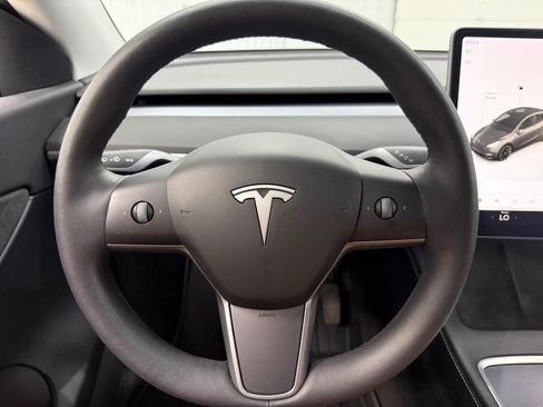Used 2022 Tesla Model Y Long Range AWD/4WD image 19