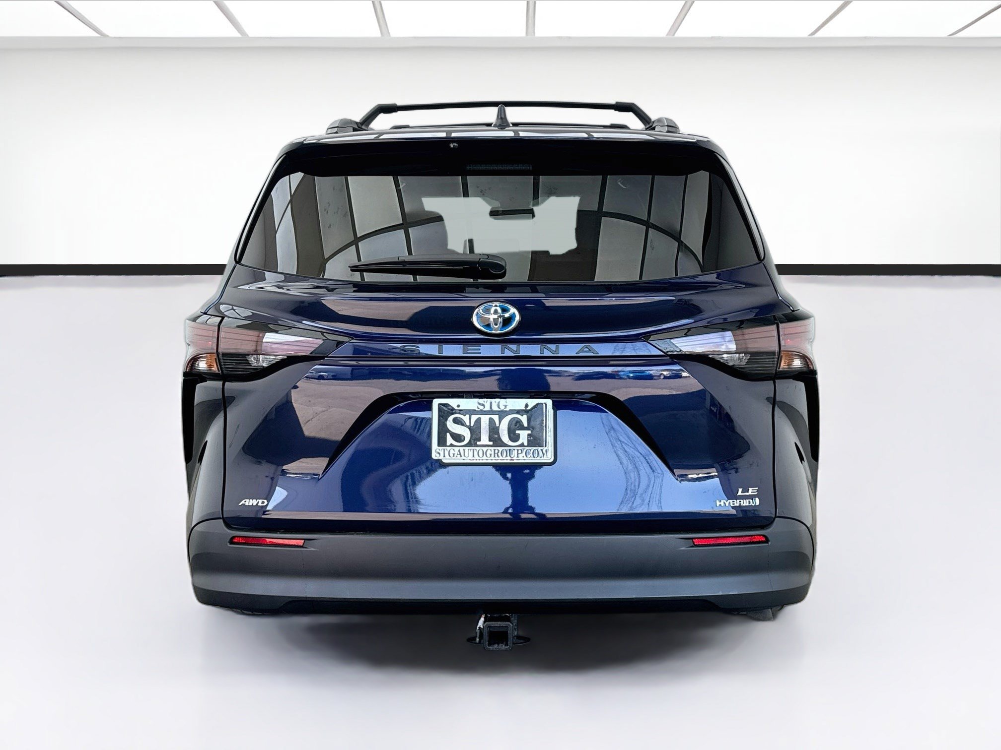 Used 2023 Toyota Sienna LE w/ LE Plus Package AWD/4WD image 5