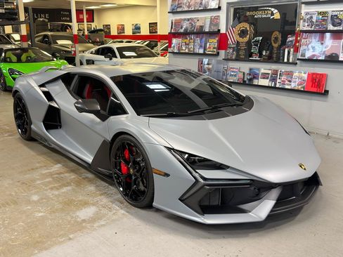 Used 2024 Lamborghini Revuelto AWD/4WD image 3