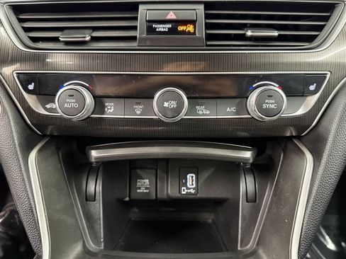 Used 2018 Honda Accord Sport image 32