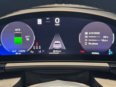 Certified 2025 Porsche Macan Electric image 16