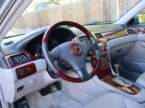 Used 2004 Lexus ES 330 FWD image 15
