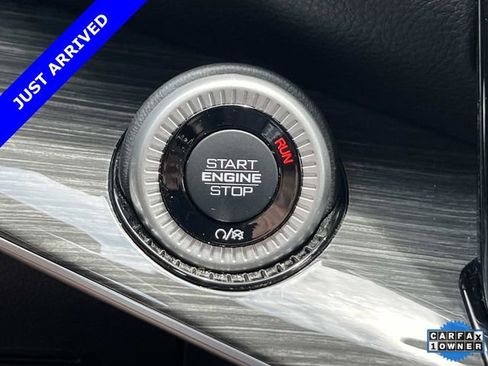 Used 2022 Jeep Wagoneer Series II AWD/4WD image 38