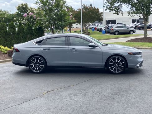 Used 2025 Honda Accord Touring image 11