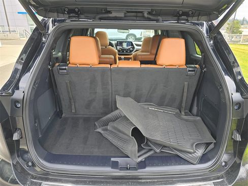 Used 2020 Toyota Highlander Platinum image 17