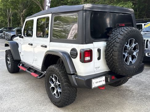 Used 2023 Jeep Wrangler Unlimited Rubicon w/ Cold Weather Group AWD/4WD image 5