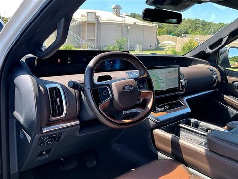 Used 2025 Ford Expedition Max King Ranch AWD/4WD image 5