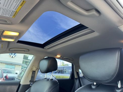 Used 2017 INFINITI QX50 2WD w/ Deluxe Touring Package image 31