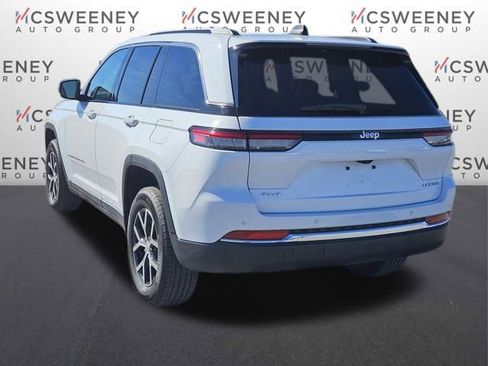 Used 2024 Jeep Grand Cherokee Limited image 3