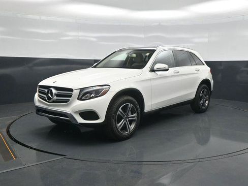 Used 2019 Mercedes-Benz GLC 300 4MATIC image 3