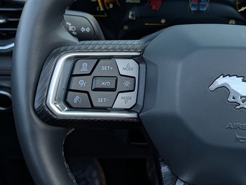 Used 2025 Ford Mustang Premium image 20