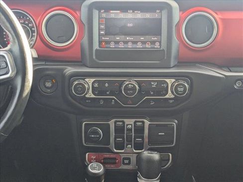 Used 2018 Jeep Wrangler Unlimited Rubicon w/ Cold Weather Group image 14