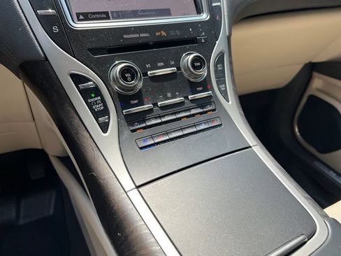 Used 2019 Lincoln Nautilus Reserve AWD/4WD image 30
