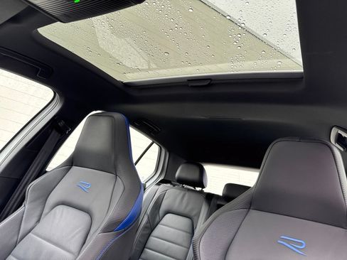 Certified 2024 Volkswagen Golf R AWD/4WD image 36