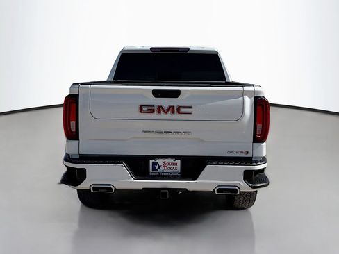 Used 2022 GMC Sierra 1500 AT4 w/ AT4 Preferred Package AWD/4WD image 6