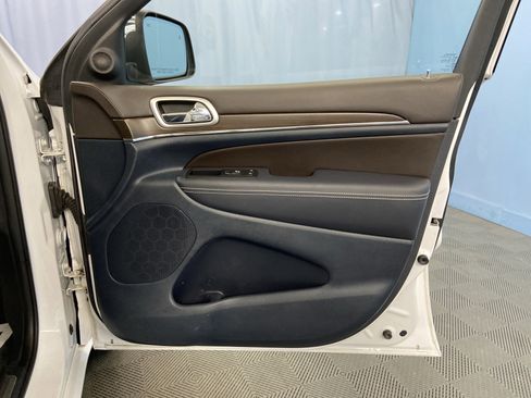 Used 2015 Jeep Grand Cherokee Overland image 47