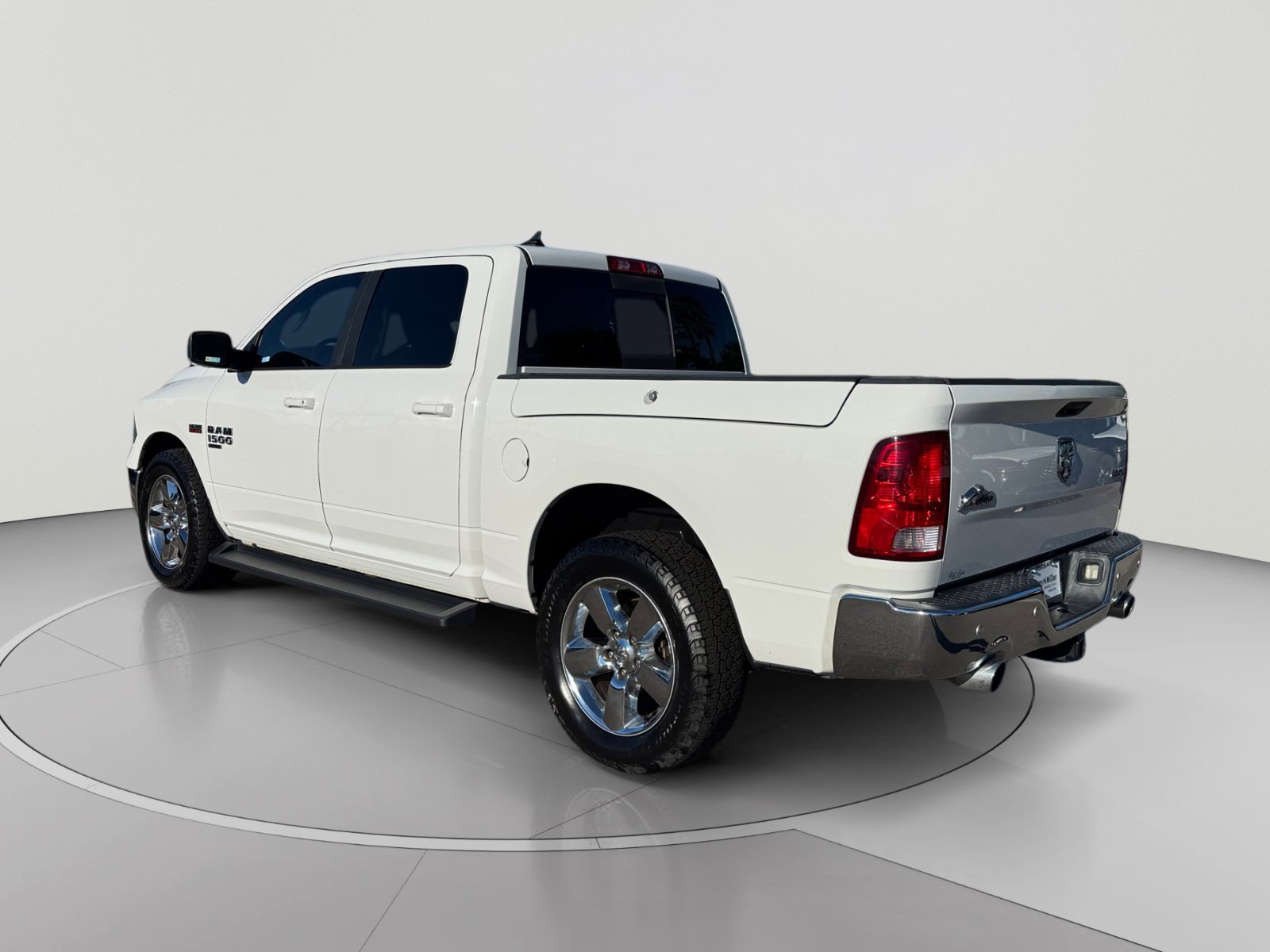 Used 2019 RAM 1500 Big Horn w/ Rambox Value Package AWD/4WD image 3