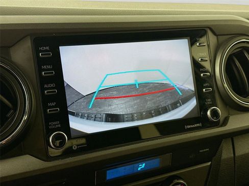 Used 2022 Toyota Tacoma TRD Off-Road RWD image 12