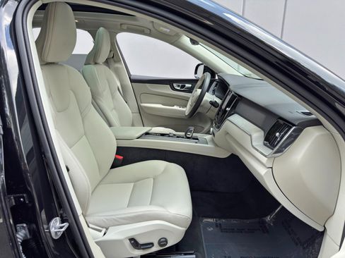 Used 2025 Volvo XC60 T8 Plus w/ Protection Package Premier AWD/4WD image 16