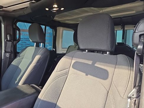 Used 2021 Jeep Wrangler Unlimited Sport AWD/4WD image 31