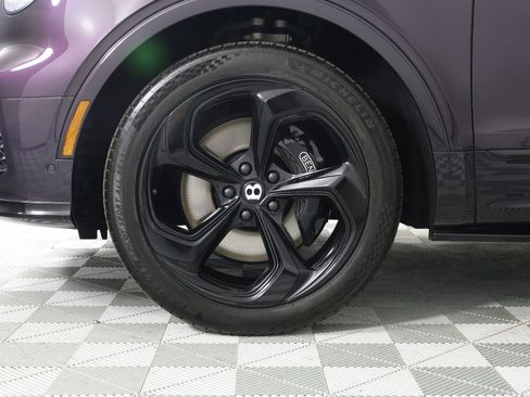 Used 2022 Bentley Bentayga AWD/4WD image 6