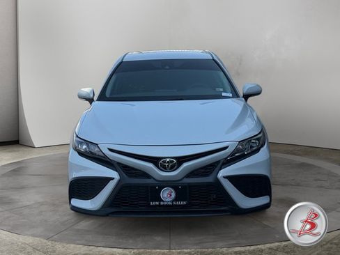 Used 2024 Toyota Camry SE FWD image 2